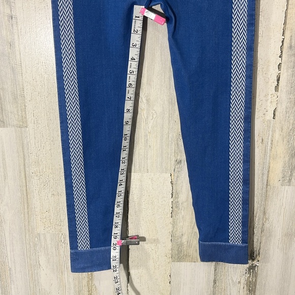 Fabletics High-Waisted Seamless Check Leggings Blue White Size Medium - Picture 6 of 9